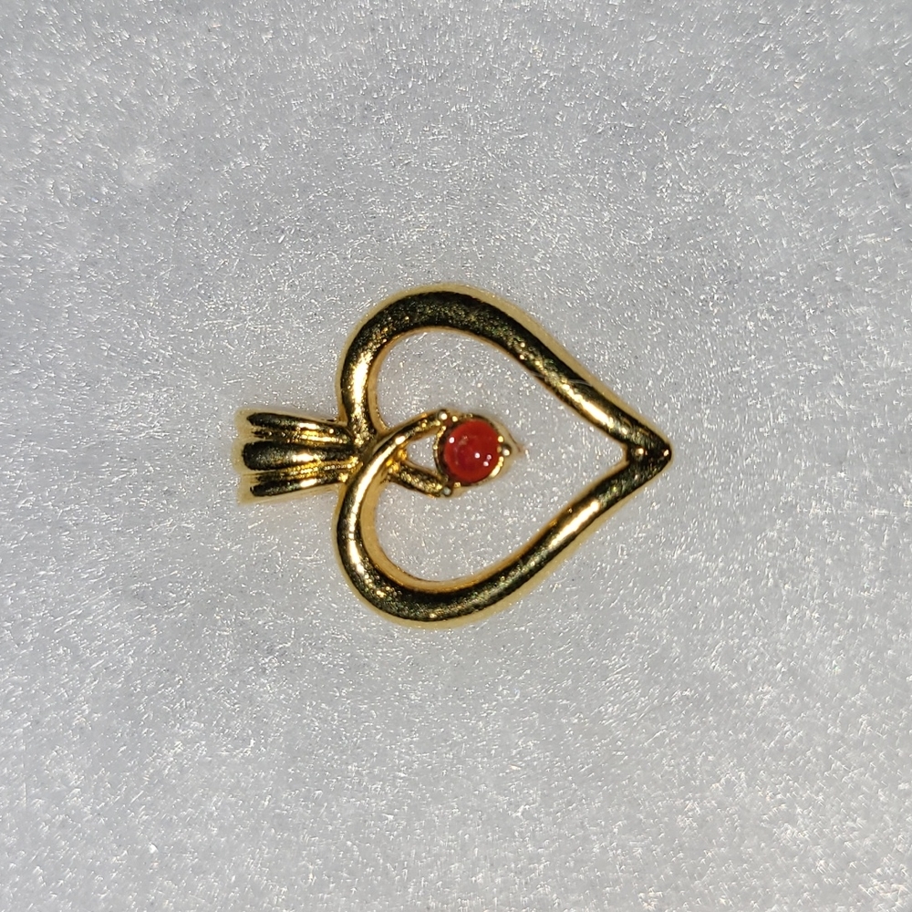 Vintage Lot: Emeralds & Ruby Faux Gems Gold-tone Heart Brooches & Earrings - Picture 3 of 7